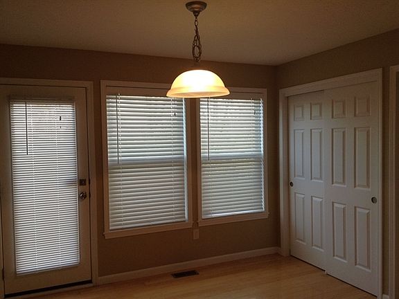 4th image of 5581 Windsor Court