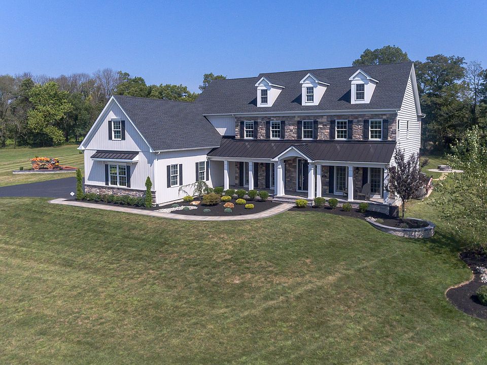 2nd image of 530 Swamp Rd