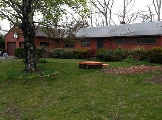 29 Mountainview Dr, Ware, MA 01082