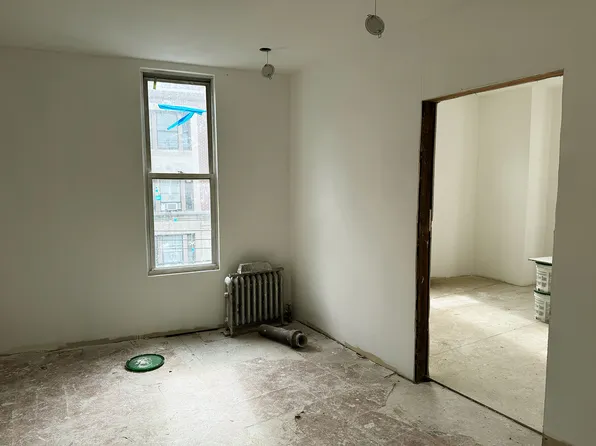 2249 Bassford Avenue image 7 of 11