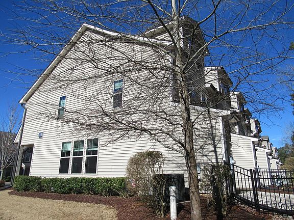 3rd image of 1125 Midtowne Way