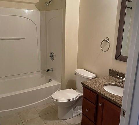 5th image of 11 Vila St Unit 504