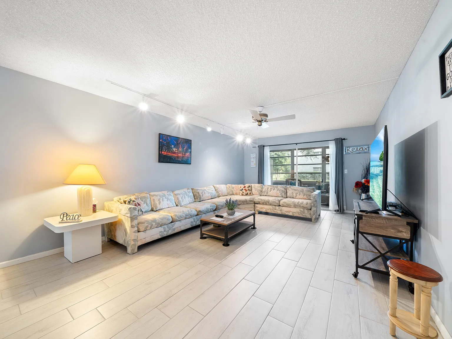 2 bed, 2.0 bath, 1291 sqft, $3,500 — Photo 4