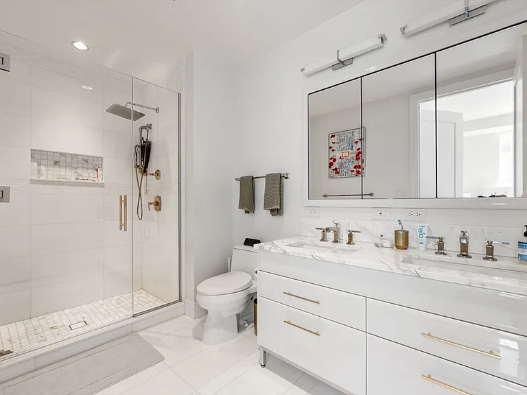 22 Liberty Dr #9G — Photo 12
