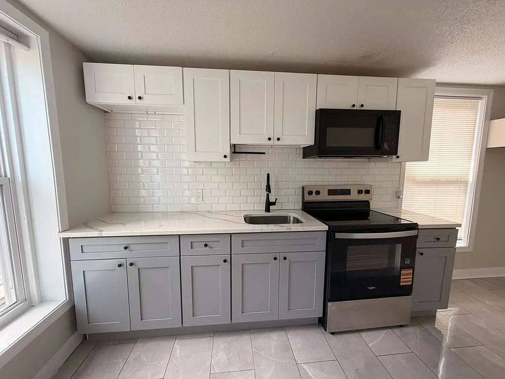 4 bed, 1200 sqft, $2,400 — Photo 1