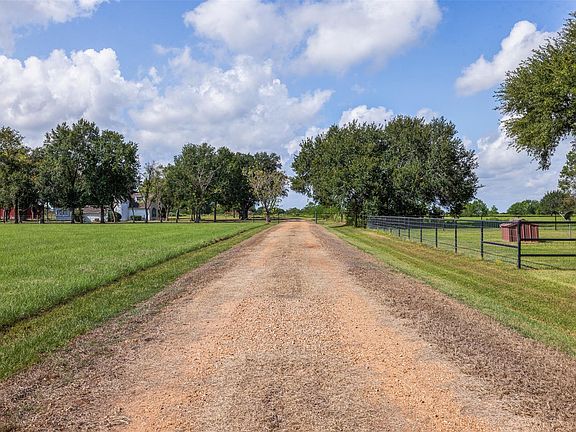 4th image of 1713 Woody Ln