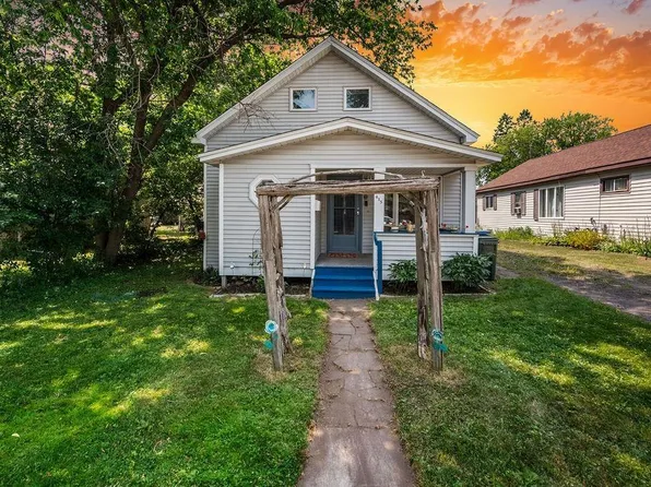 415 8th St, Cloquet, MN 55720
