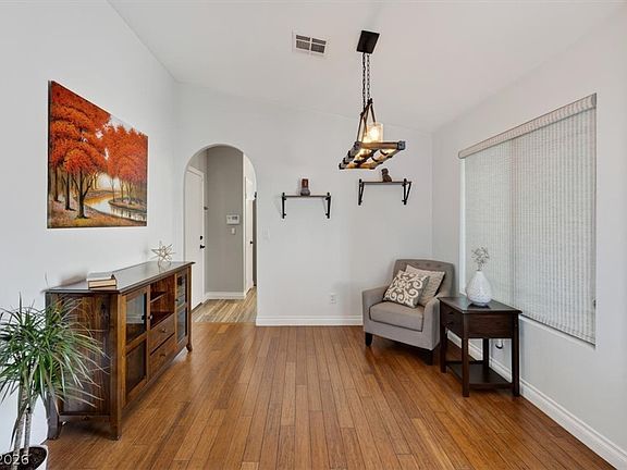 4th image of 9686 Giddings Ave