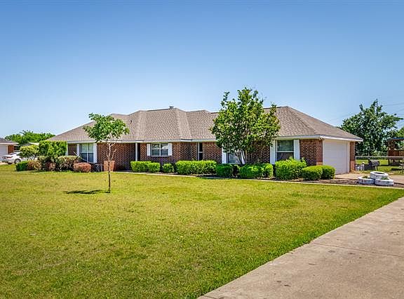 3rd image of 2033 Sunny Cir