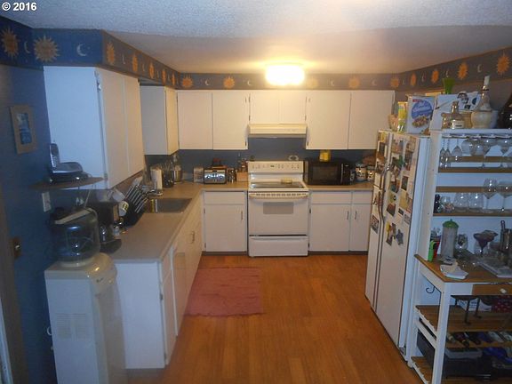 2nd image of 12303 NE 37th St