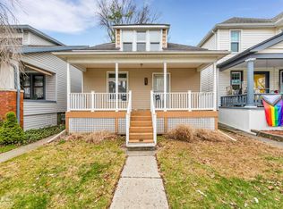 1083 Lakepointe St, Grosse Pointe Park, MI 48230