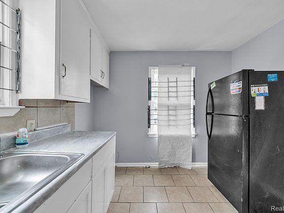 3rd image of 6743 COVERT Street