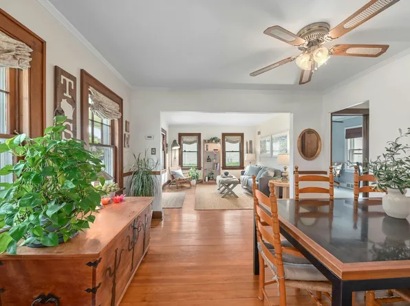 2343 N 71st St, Wauwatosa, WI 53213