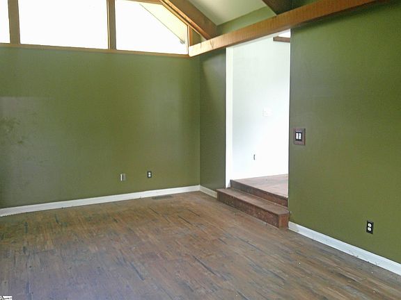 3rd image of 103 Greybridge Rd