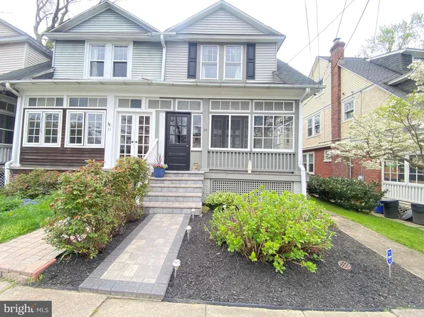 19 N Wyoming Ave, Ardmore, PA 19003