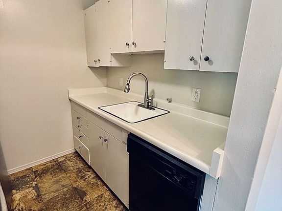 3rd image of 8401 Rainier Pl S APT 8