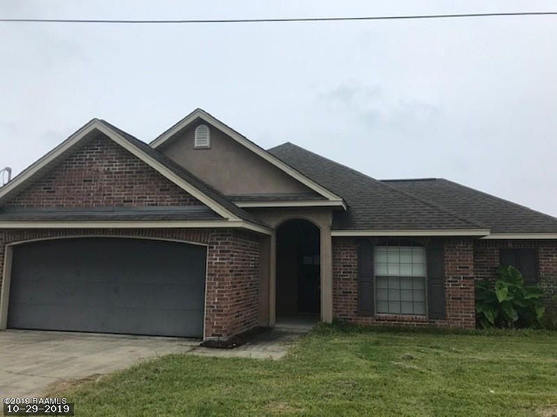 1st image of 102 Helen Cir