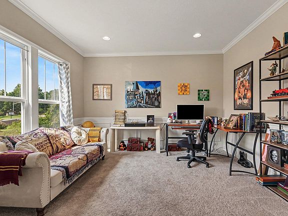 4th image of 3108 Bentgrass Way