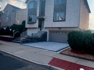 263 Livingston Ave #2B, Lyndhurst, NJ 07071