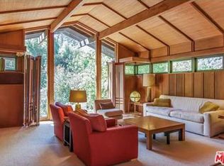 10261 Chrysanthemum Ln, Los Angeles, CA 90077