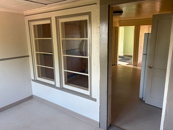 4th image of 643 McKinstry Ave #2