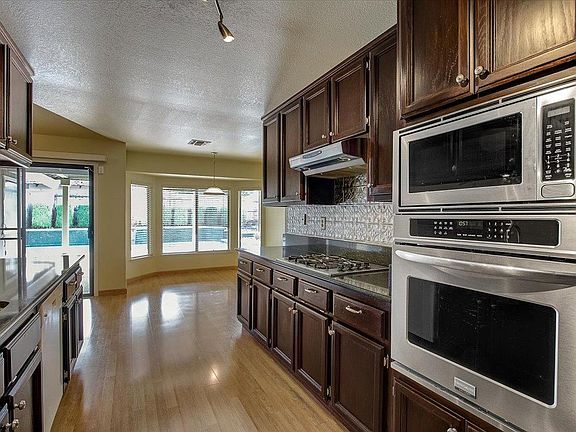 4th image of 1428 Dorchester Dr