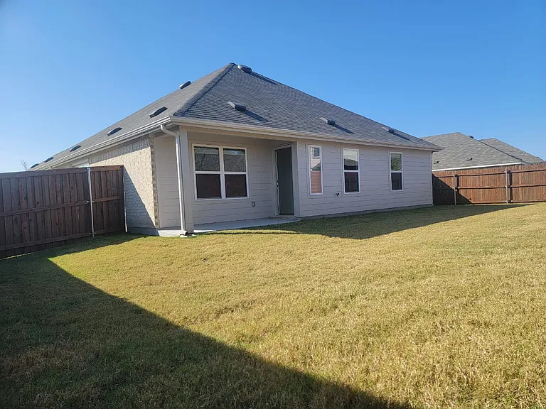 1614 Red Acre Trl — Photo 7