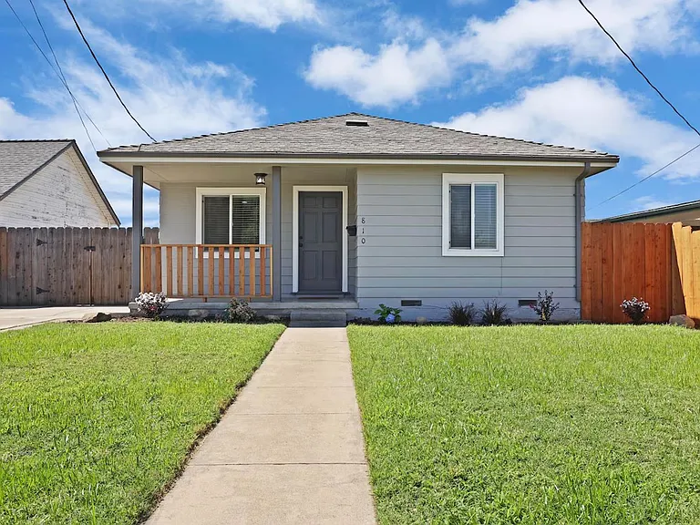 810 Edythe St — Photo 13