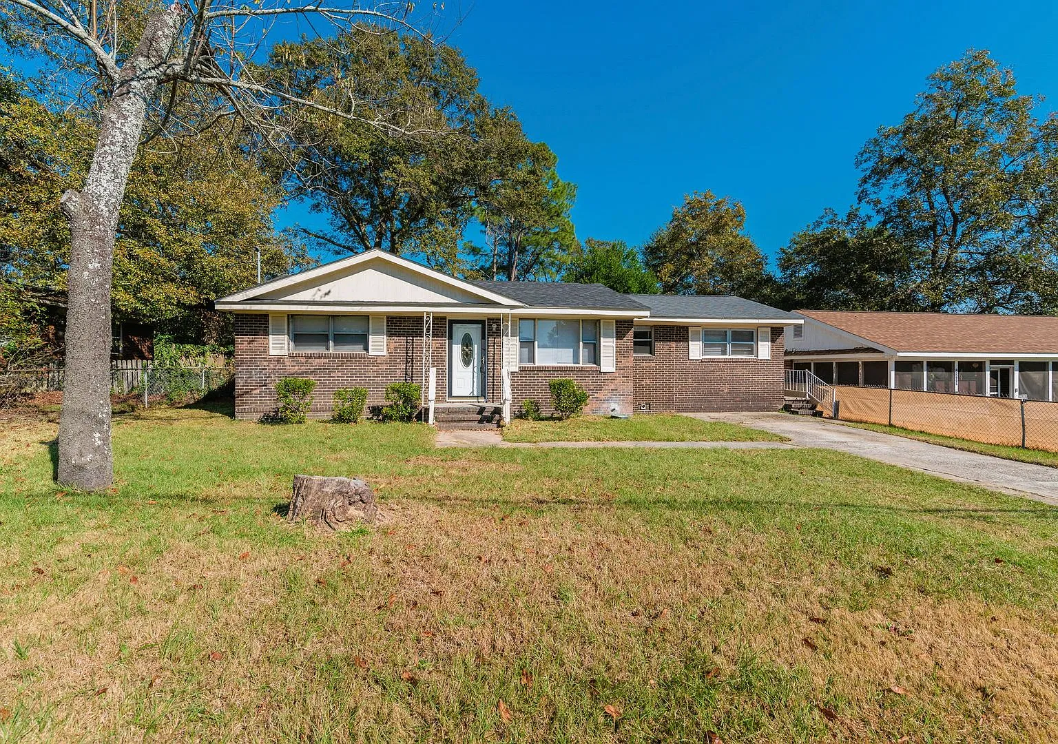 3 bed/2 bath house for rent in Fleming Heights, with fully fenced in back & front yard! — Photo 2