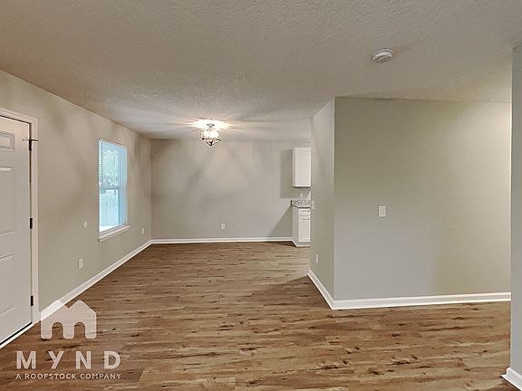 5th image of 3055 Dignan St