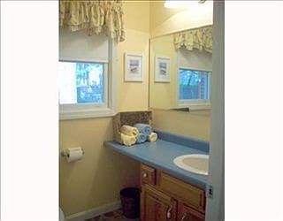 2nd image of 7 Old Salt Rd APT 29