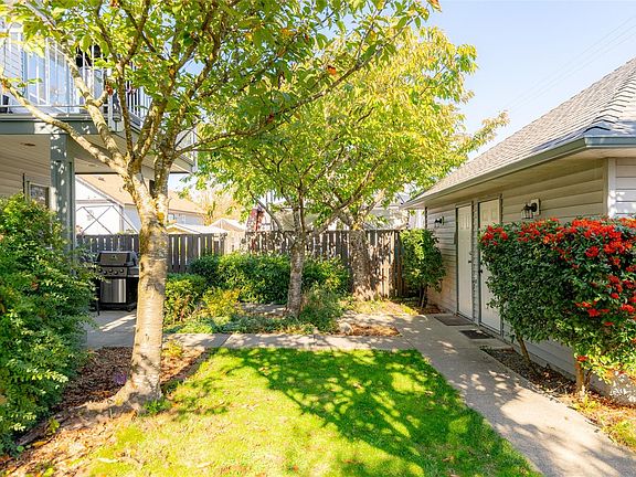 5th image of 211 Victoria Rd #101