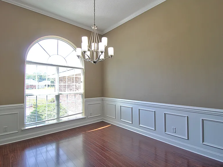 720 Highgrove Ct — Photo 7