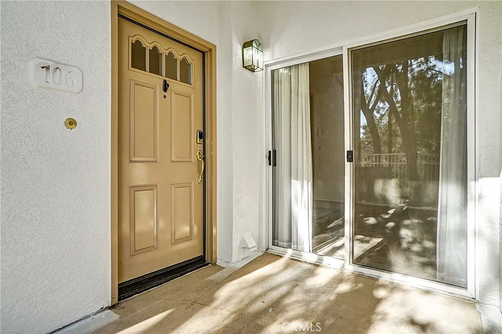 2 bed, 2.5 bath, 1244 sqft, $3,550 — Photo 4