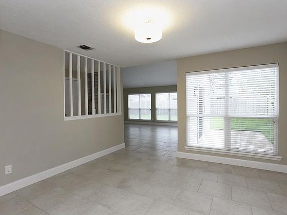 5th image of 1111 Kempsford Dr