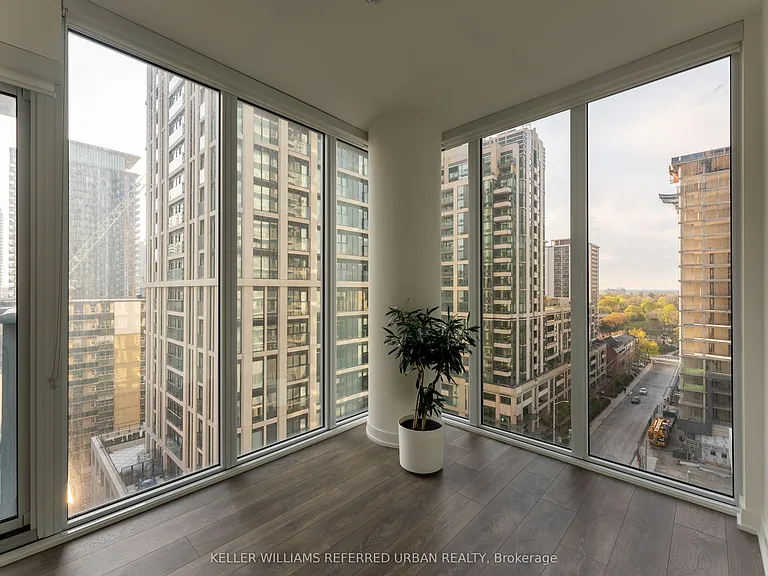 195 Redpath Ave #1012 — Photo 4