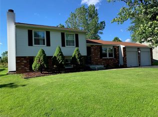 7975 Raglan Dr NE, Warren, OH 44484