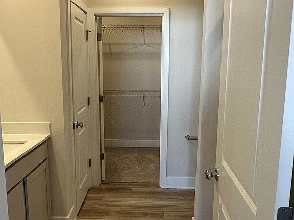 3rd image of 29234 Oxford Dr