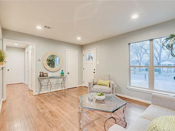 5th image of 10618 Wood Dale Dr
