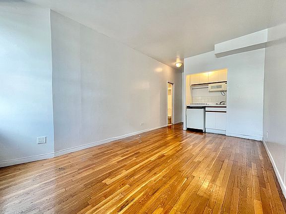 4th image of 430 E 87th St #2AF