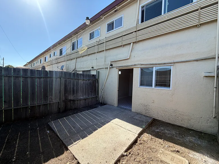 Casa de Luna Townhomes — Photo 17