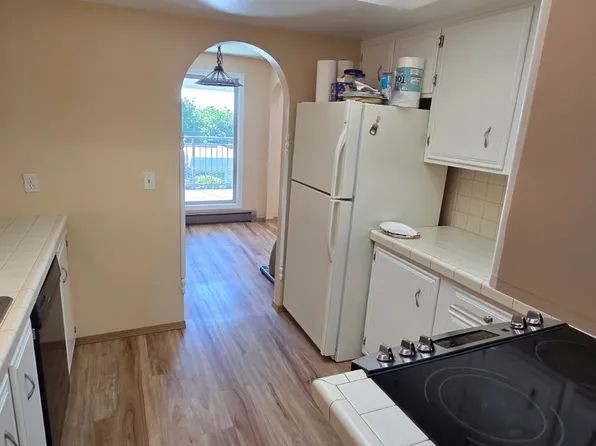 720 11th St APT B4, Bellingham, WA 98225