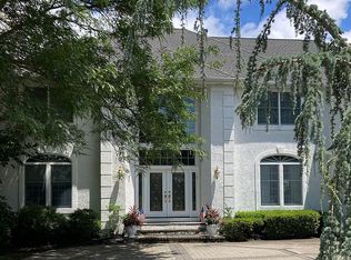 16 Cameo Dr, Cherry Hill, NJ 08003