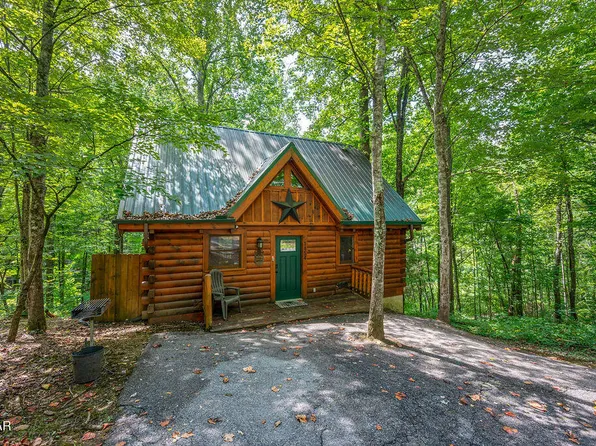 1454 Silver Poplar Ln, Sevierville, TN 37876