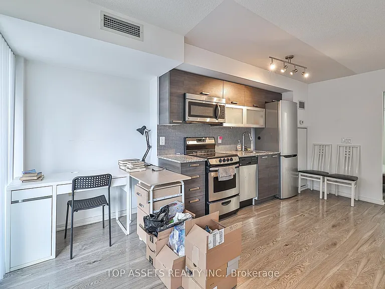 36 Lisgar St #518E — Photo 12
