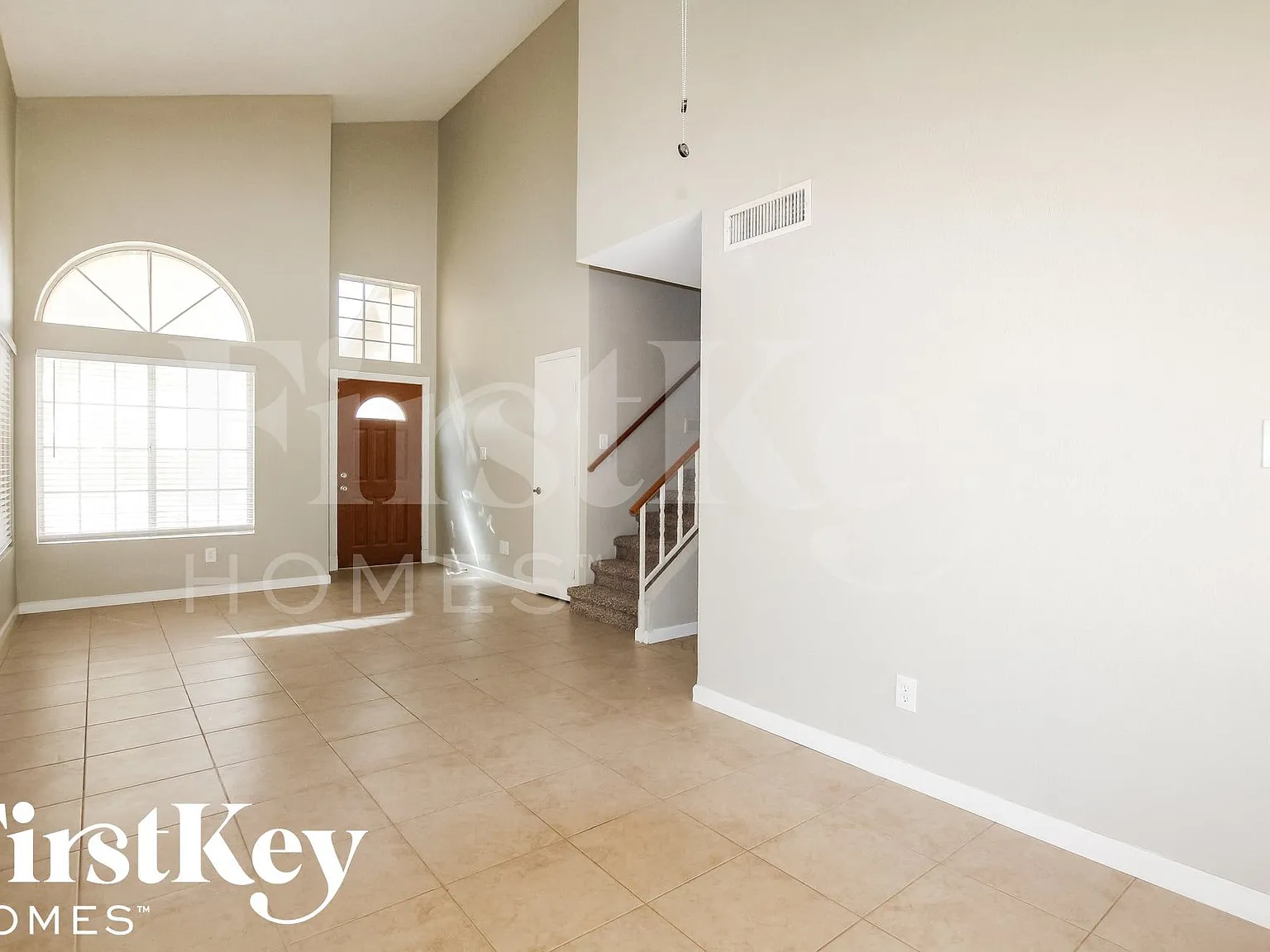3 bed, 2.5 bath, 1511 sqft, $2,370 — Photo 3