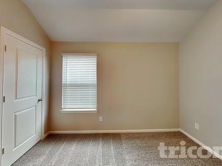 2305 Denmark Ln — Photo 12