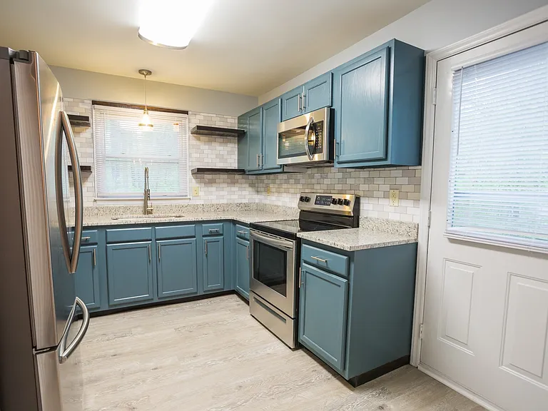 2202 Anthony Dr #B — Photo 1