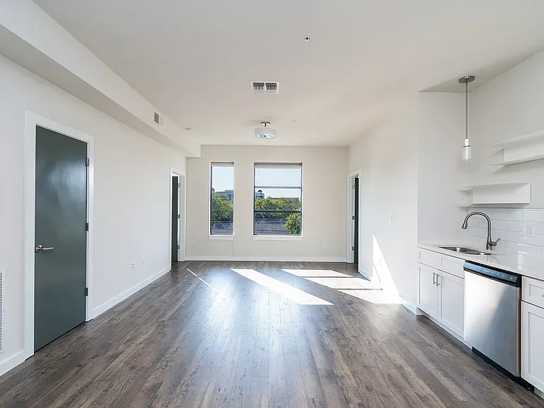 1900 12th Ave S #419 — Photo 5