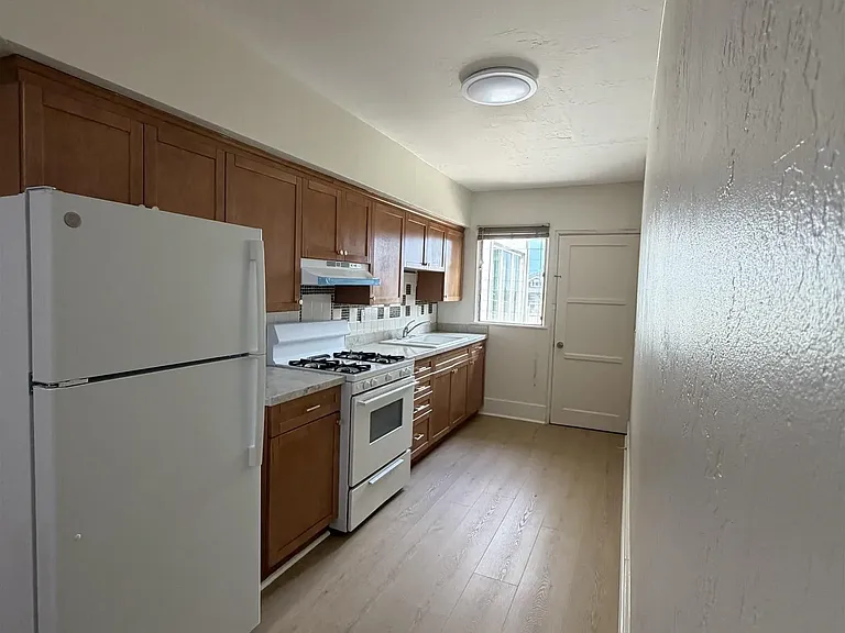 2473 Market St #7 — Photo 3